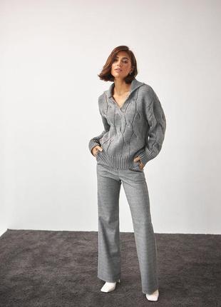 Женский теплый вязаный свитер с воротником поло серого цвета. модель 2718 trikoibakh5 фото
