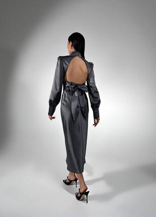 Невероятное шелковое платье с открытой спиной