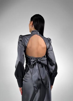 Невероятное шелковое платье с открытой спиной3 фото