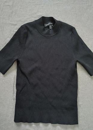 Базовий чорний топ футболка під піджак1 фото
