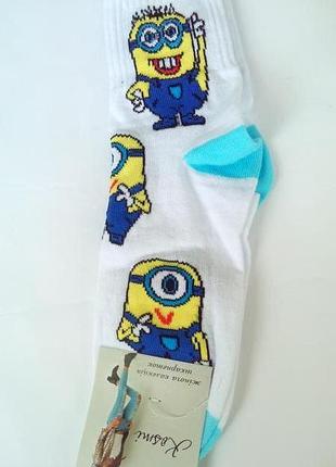 Шкарпетки жіночі високі кольорові з оригінальними принтами міньйони україна