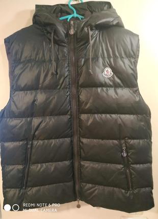 Пуховая жилетка moncler