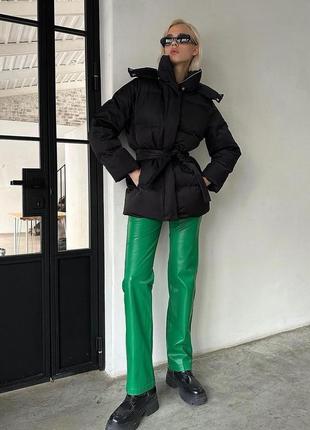 Женская зимняя короткая куртка пуховик с поясом4 фото
