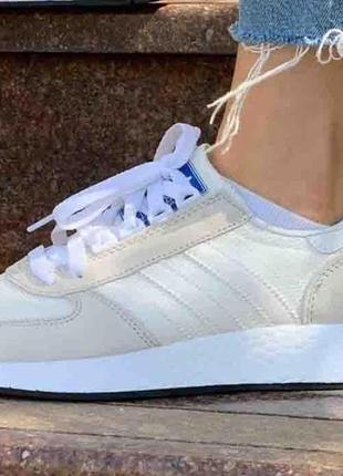 Жіночі кросівки adidas marathon
