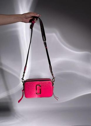 Женская сумка marc jacobs the snapshot fuchsia/black3 фото