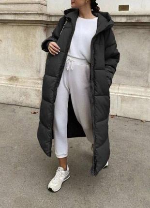 Тёплое длинное пальто пуховик курточка в корейском стиле чёрная бежевая стёганая с капюшоном зимняя осенняя зефирка пуффер пуховик парка4 фото
