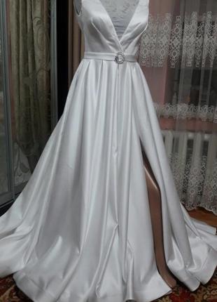 Свадебное платье в айворе и белом цвете.2 фото