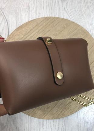 Маленька шкіряна сумочка на ланцюжку коричнева2 фото