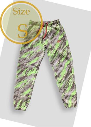 Штани nike nsw all over print pants, (р. s)