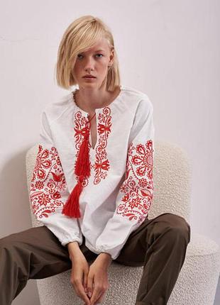Женская блуза "орнамент" красная вышивка