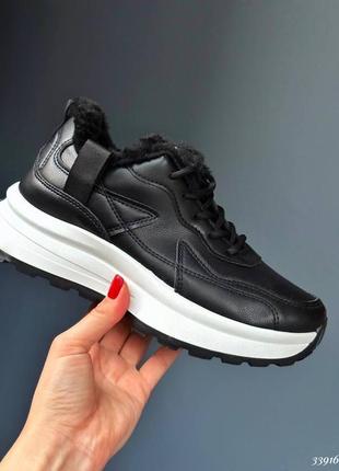 Стильные зимние кроссовки