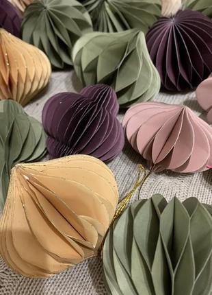 Паперові трендові новорічні іграшки на ялинку (next)