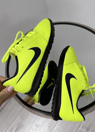 Яркие крутые сороконожки nike phantom4 фото