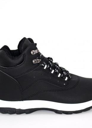 Черные зимние нубуковые ботинки на меху3 фото