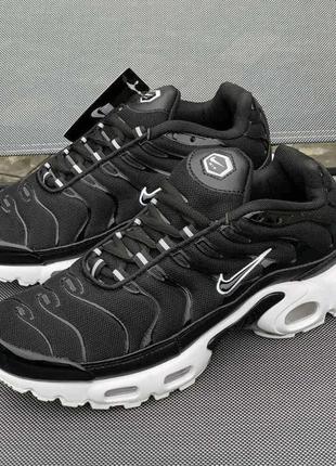 Крутезні підліткові та чоловічі кросівки nike air max plus tn black  модные кроссовки найк аир макс рлюс тн