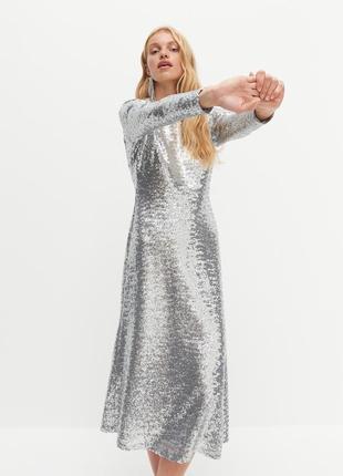 Шикарное вечернее новогоднее платье миди reserved в пайетке с открытой спинкой.