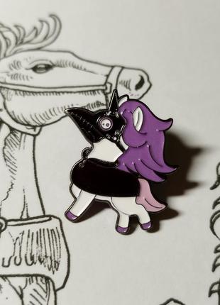 Металлический значок пин брошка чумный единорог