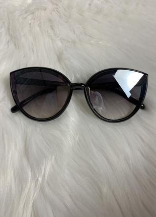 Чёрные солнцезащитные очки кошачий глаз с зеркальным напылением2 фото