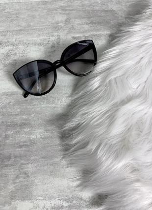Чёрные солнцезащитные очки кошачий глаз с зеркальным напылением1 фото
