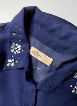 Рубашка женская синяя шифон воротник в камушками от бренда hollister l3 фото
