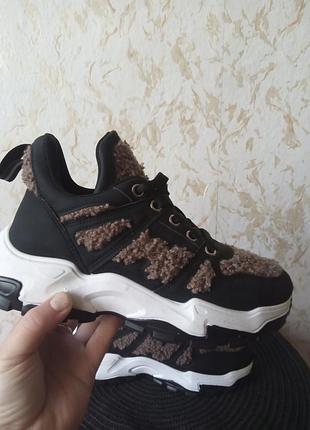 Кросівки демісезон дуже круті