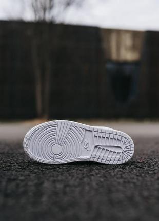 Дитячі кросівки nike jordan white10 фото