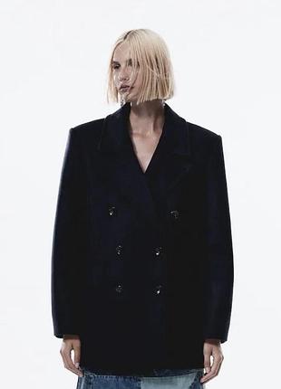 Темно-синее шерстяное пальто с пуговицами из новой коллекции mango размер м