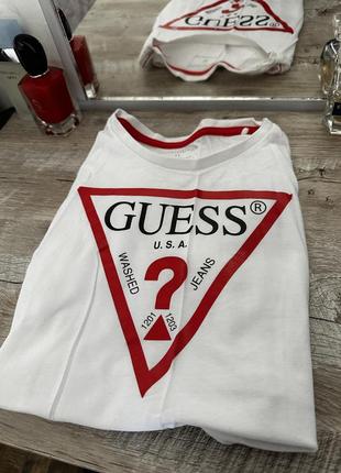 Футболка guess