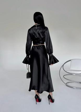 Костюм - двойка женский атласный с юбкой, королевский атлас, блуза, юбка - миди, нарядный, черный6 фото