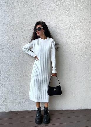 Тепла довга сукня максі в рубчик