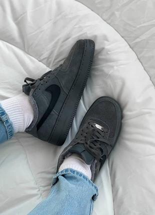 Зимние кроссовки nike air force 1 low fur grey premium тёмно-серые на меху 36-45 р8 фото