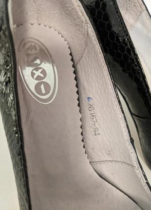 Женские лаковые кожаные туфли на каблуке7 фото