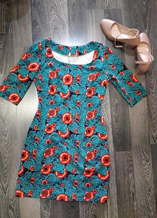 Яскрава сукня 2