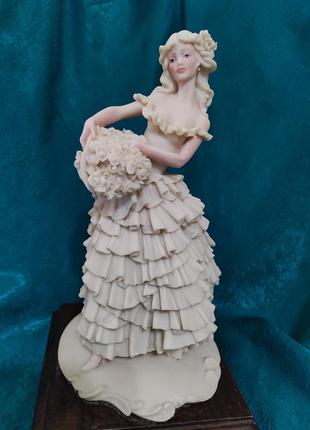 Колекційна статуетка a. belcari capodimonte, italy