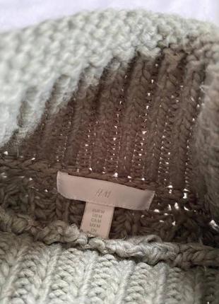 Оливковый свитер крупной вязки с высокой горловиной9 фото