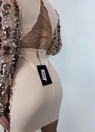 Розпродаж сукня prettylittlething золотиста cяюча новорічна asos з напіввідкритою спиною паєтки3 фото