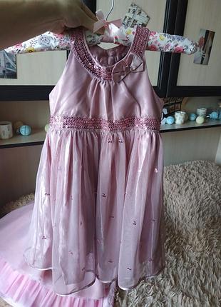 Очень красивое нарядное платье