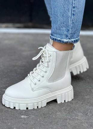 Сапоги ботинки зимние женские белые молочные челси на шнурках с резинкой на платформе на подошве с каблуком2 фото
