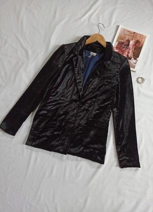Бархатный/велюровый черный удлиненный пиджак1 фото