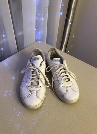Кожаные белые кроссовки кеды girls adidas court адедас оригинал2 фото