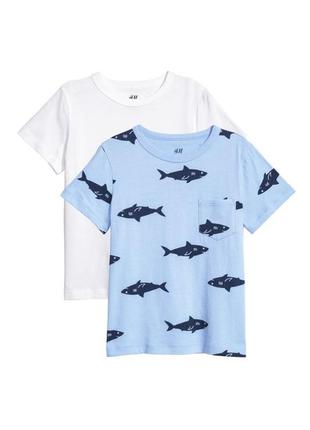 Набор модных футболок