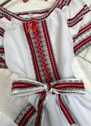 Вышиванка-платье на девочку красно-серый-орнамент.4 фото