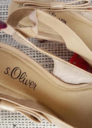 Нежные нюдовые лаковые туфли босоножки на каблуке soft foam s.oliver 379 фото
