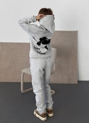 Спортивный костюм на флисе из худи с принтом мики мауса с капюшоном с брюками с кошенями8 фото