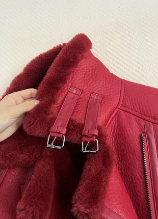 Червона дублянка bershka m