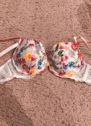 Бюст hunkemoller