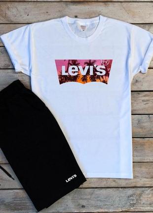 Спортивный костюм футболка и шорты