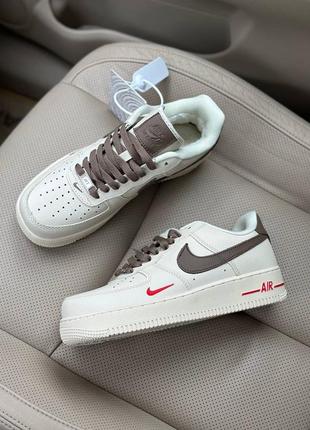 Шикарные женские зимние кроссовки space air force 1 low mocco winter fur бежевые с коричневым на меху