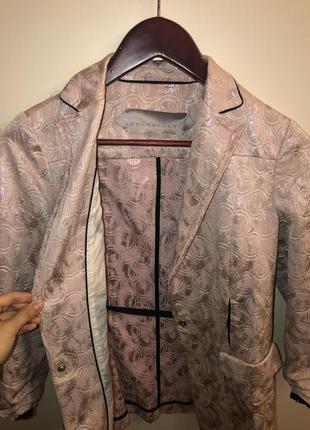 Пиджак жакет розовый блестящий schunacher m5 фото