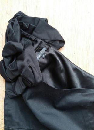 Free qwent маленьке чорне плаття (класика)на одне плече3 фото